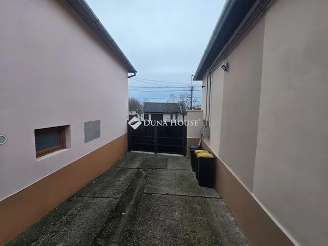 Eladó lakás Baja 100 nm