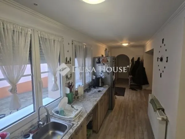 Eladó lakás Baja 100 nm