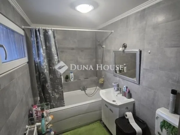 Eladó lakás Baja 100 nm