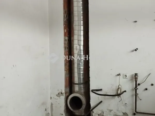 Eladó kereskedelmi és ipari ingatlan Újszentiván 300 nm