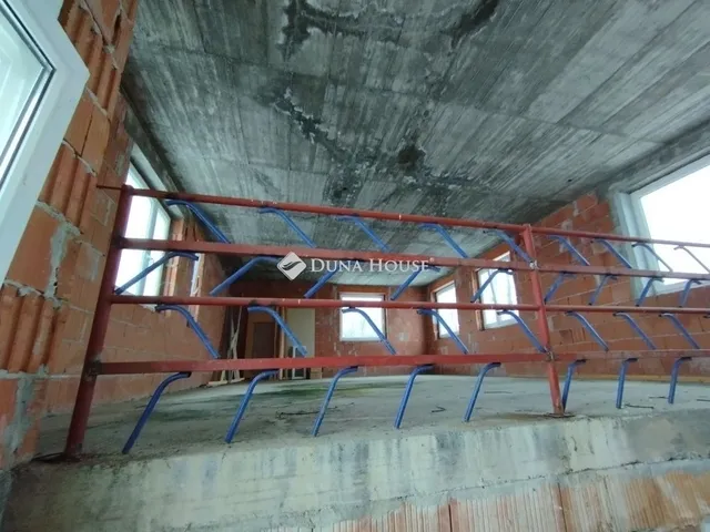 Eladó kereskedelmi és ipari ingatlan Újszentiván 300 nm