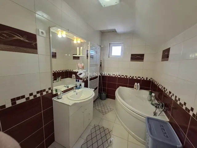 Eladó ház Algyő 140 nm