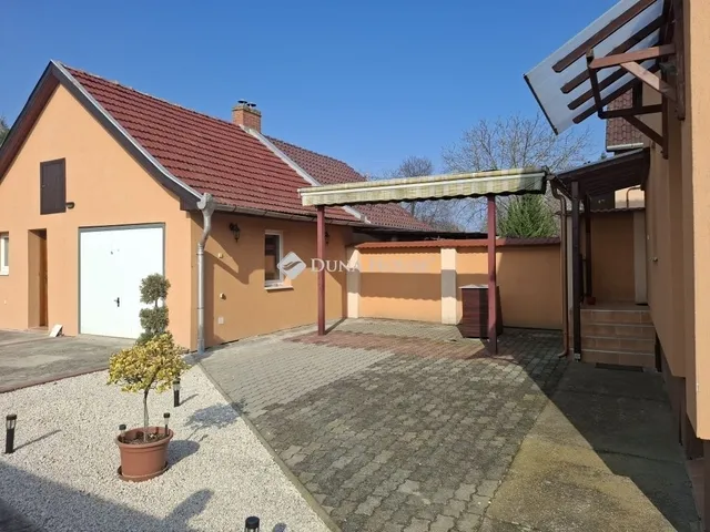 Eladó ház Algyő 140 nm