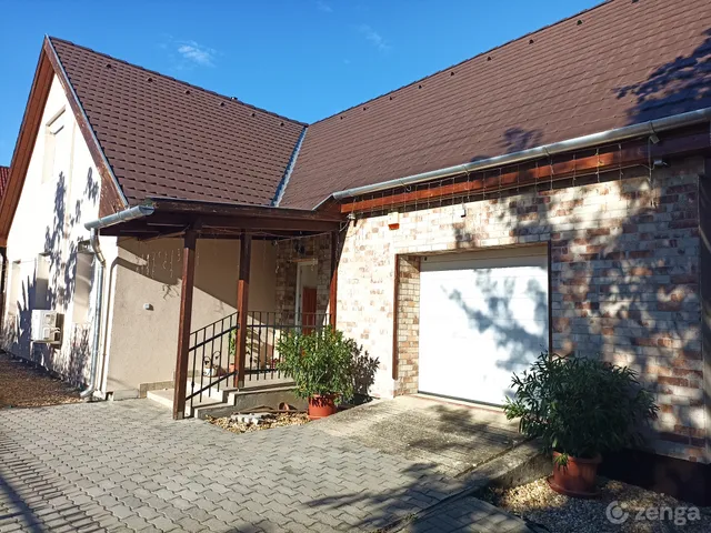 Eladó ház Kompolt 200 nm