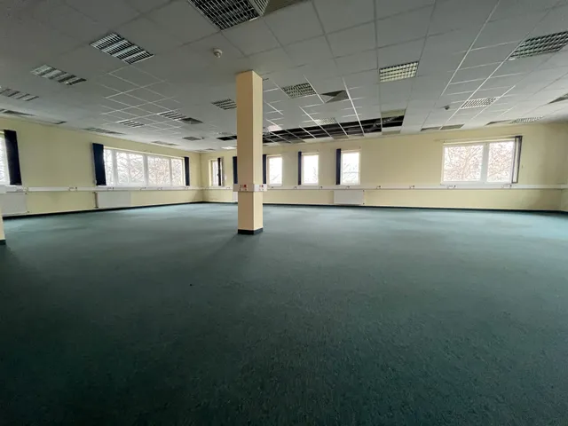 Kiadó kereskedelmi és ipari ingatlan Budapest IX. kerület, Ecseri út 14-16. 600 nm