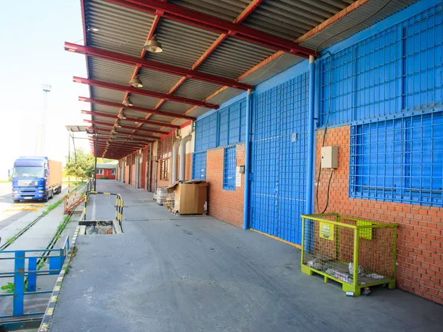 Kiadó kereskedelmi és ipari ingatlan Törökbálint 636 nm