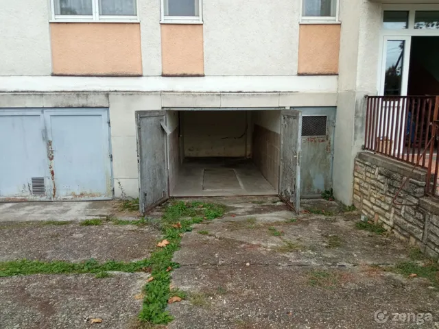 Eladó garázs Győr, Gyárváros 15 nm