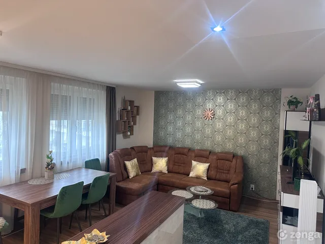 Eladó lakás Baja, Belváros, Kígyó utca 78 nm