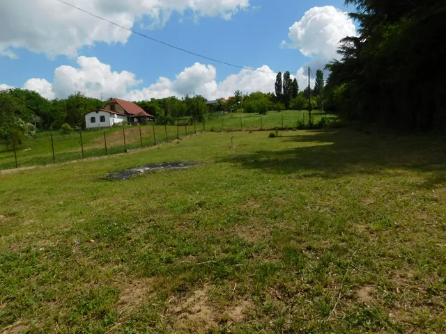 Eladó telek Cserszegtomaj 1000 nm
