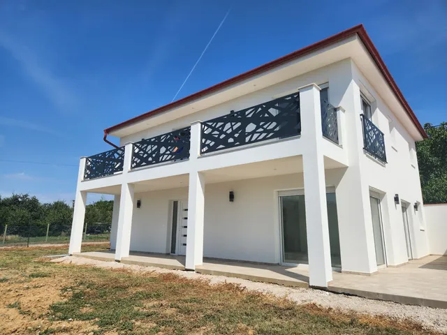 Eladó ház Cserszegtomaj 240 nm