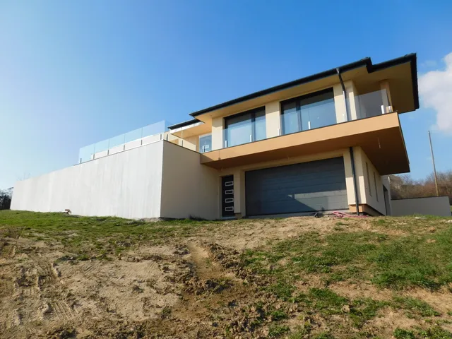 Eladó ház Cserszegtomaj 369 nm