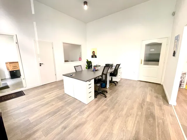 Eladó kereskedelmi és ipari ingatlan Debrecen, Belváros, Csapó 80 nm