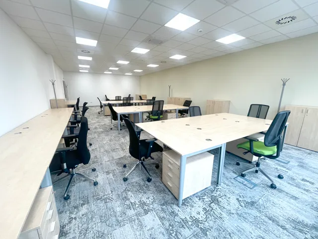 Kiadó kereskedelmi és ipari ingatlan Debrecen, Belváros, Barna 88 nm