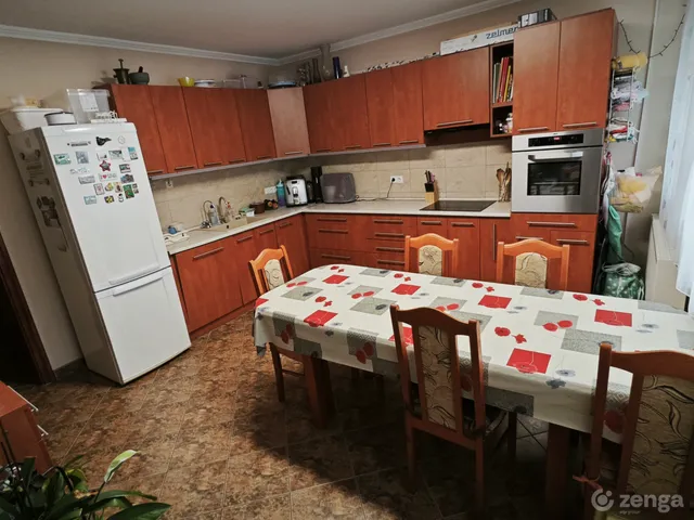 Eladó lakás Békéscsaba 126 nm