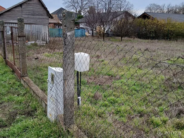 Eladó telek Nyárlőrinc 600 nm