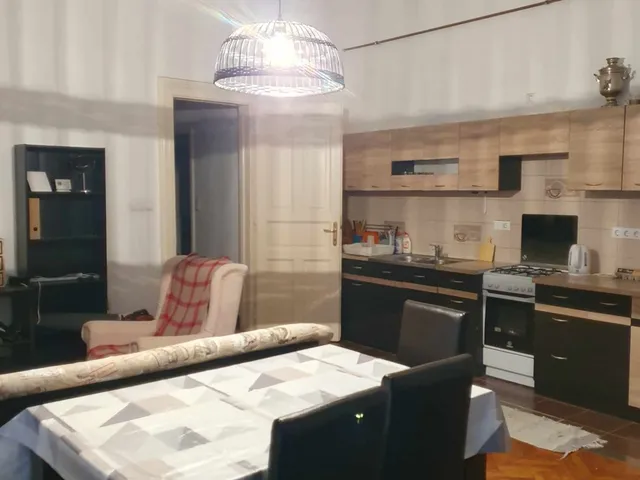 Eladó lakás Budapest VIII. kerület, Józsefváros 87 nm