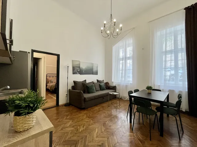 Eladó lakás Budapest VIII. kerület, II. János Pál pápa tér 66 nm