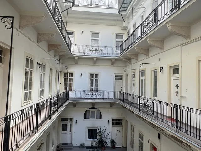 Eladó lakás Budapest VI. kerület, Nagykörúton belüli terület 33 nm