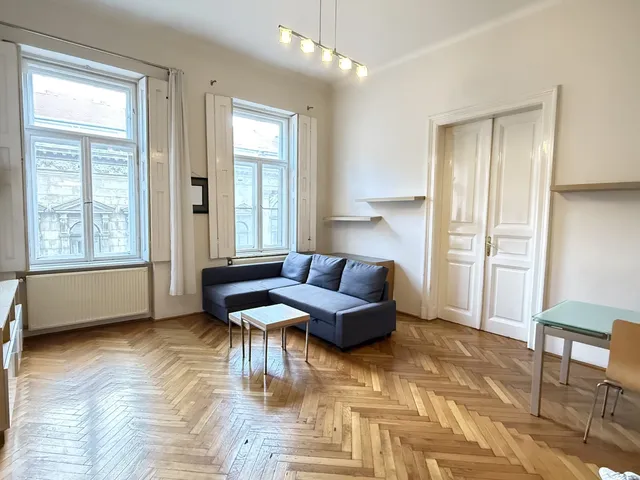 Eladó lakás Budapest VI. kerület, Nagykörúton belüli terület 125 nm