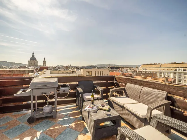 Eladó lakás Budapest VI. kerület, Nagykörúton belüli terület 106 nm