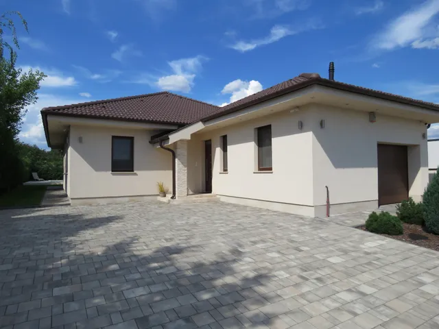 Eladó ház Nagytarcsa 128 nm