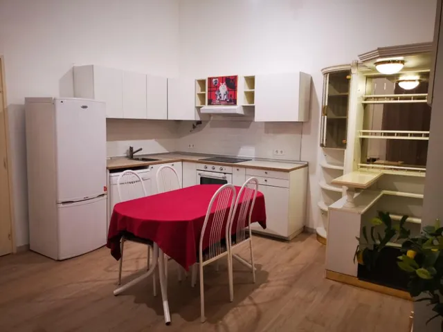 Eladó lakás Budapest VI. kerület 49 nm