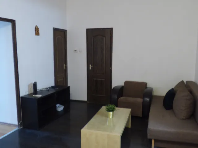 Eladó lakás Budapest VIII. kerület, II. János Pál pápa tér 75 nm