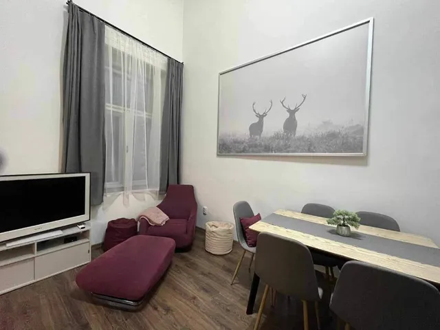 Eladó lakás Budapest VI. kerület, Nagykörúton belüli terület 43 nm