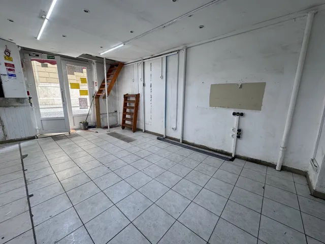 Eladó kereskedelmi és ipari ingatlan Budapest VI. kerület 45 nm