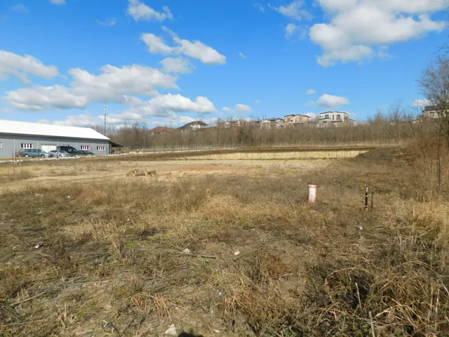 Eladó kereskedelmi és ipari ingatlan Veresegyház, Revetek 2501 nm