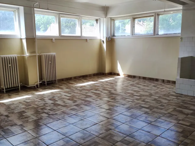 Eladó kereskedelmi és ipari ingatlan Miskolc, Lyukóvölgy 510 nm