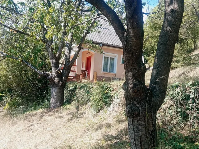 Eladó nyaraló Miskolc, Komlóstető 61 nm