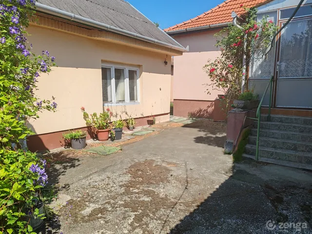 Eladó ház Karácsond 100 nm