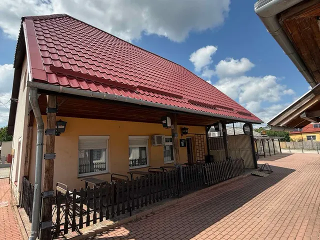 Eladó kereskedelmi és ipari ingatlan Pétfürdő, Ady Endre utca 110 nm