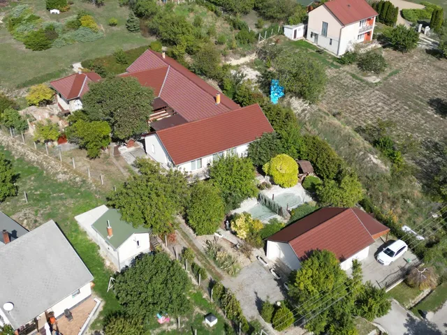 Eladó ház Várpalota, Loncsos 486 nm