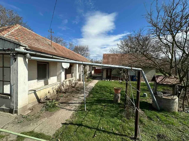 Eladó ház Ősi, Szigetpuszta 150 nm