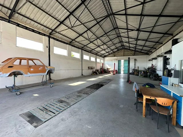 Kiadó kereskedelmi és ipari ingatlan Várpalota, Mészáros Lőrinc utca 276 nm