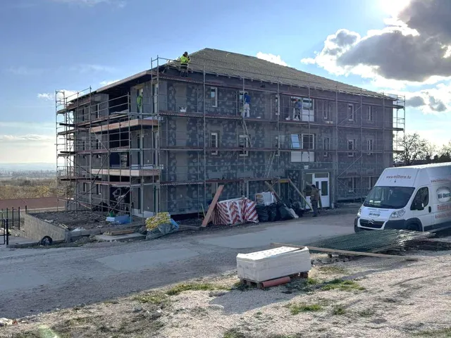 Eladó lakás Várpalota, Ady lakótelep, Weöres Sándor út 47 nm