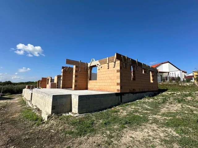 Eladó lakás Várpalota, Ady lakótelep 74 nm