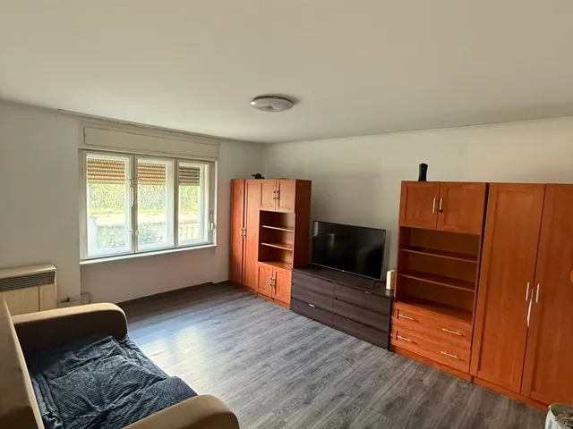 Eladó ház Várpalota, Rákóczitelep, Péti út 70 nm