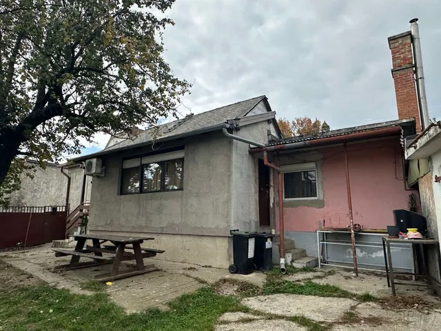 Eladó ház Várpalota, Kismező, Szegfű 67 nm