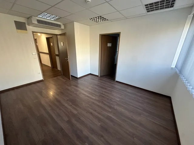 Kiadó kereskedelmi és ipari ingatlan Várpalota 29 nm