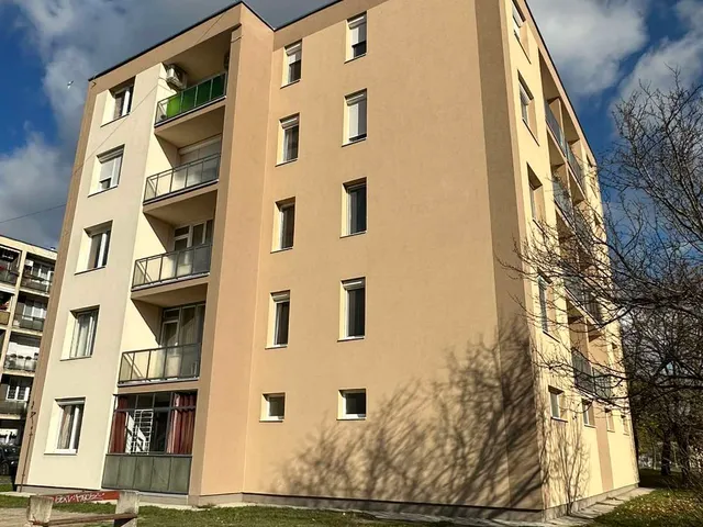 Eladó lakás Várpalota, Tábormező utca 28 51 nm