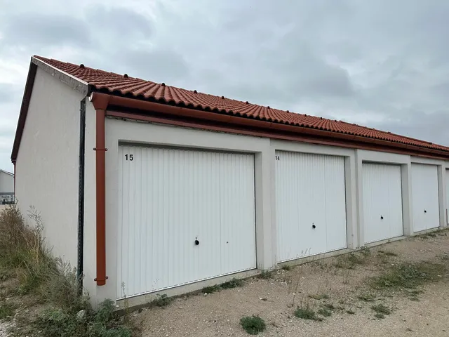 Eladó garázs Várpalota, Ady lakótelep 14 nm