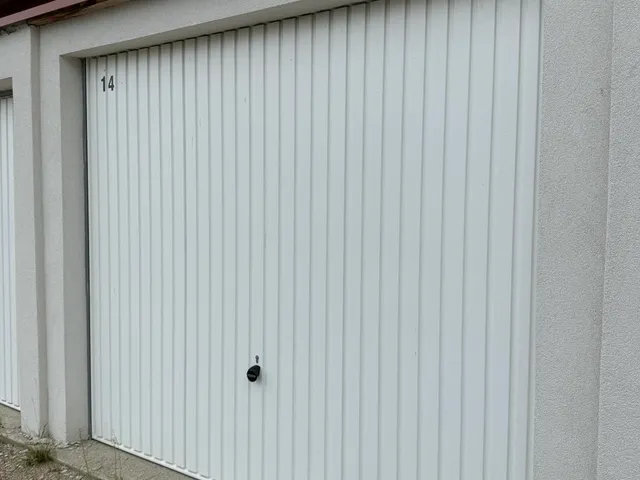 Eladó garázs Várpalota, Ady lakótelep, Kálnoky Adél utca 14 nm