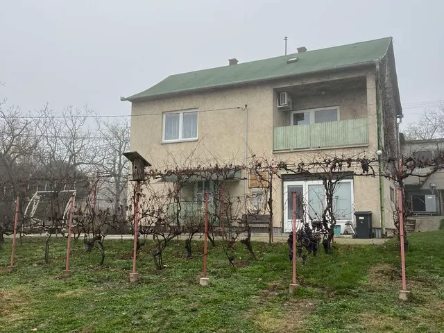 Eladó ház Várpalota, Loncsos, Pipacs utca 78 nm