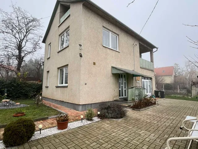 Eladó ház Várpalota, Loncsos 78 nm