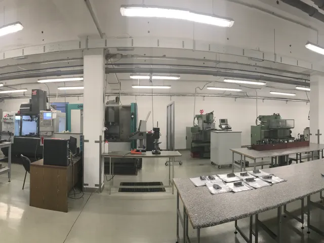 Eladó kereskedelmi és ipari ingatlan Veszprém, Lőpor körút 2500 nm