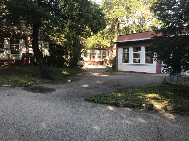 Eladó kereskedelmi és ipari ingatlan Veszprém, Lőpor körút 2500 nm