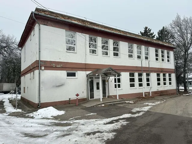 Eladó kereskedelmi és ipari ingatlan Veszprém 2500 nm